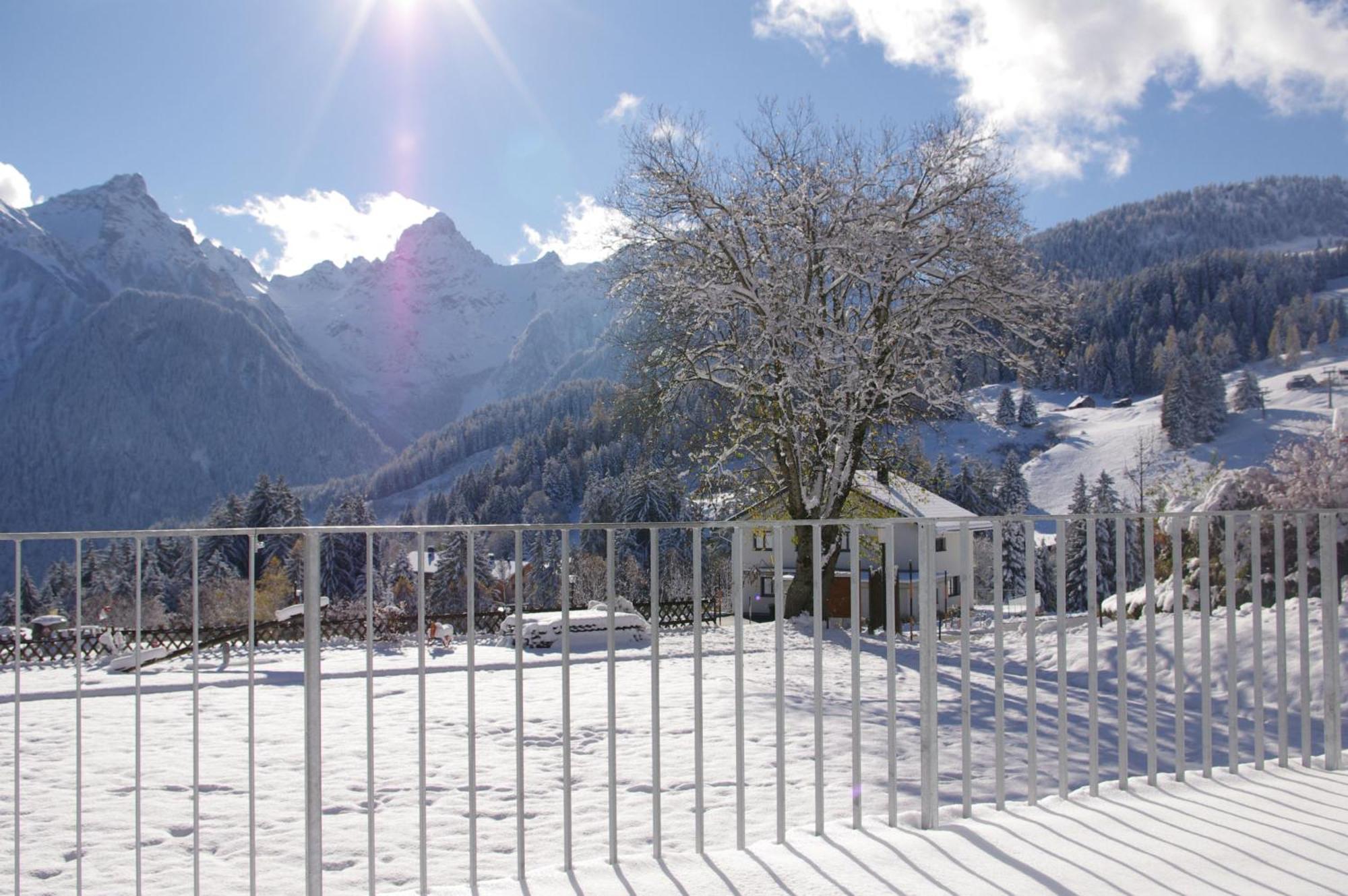 Hotel Burtschahof Buerserberg Exterior photo